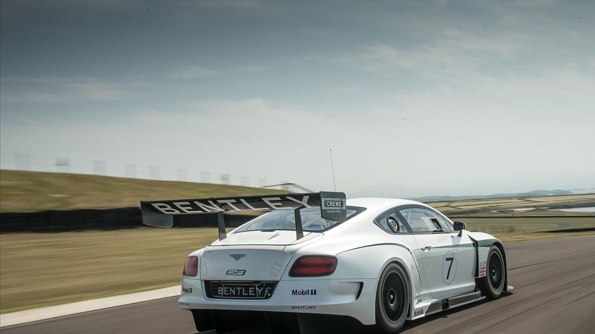 终场哨声,两种绝杀,同一脉搏